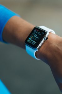 الساعات الذكيه